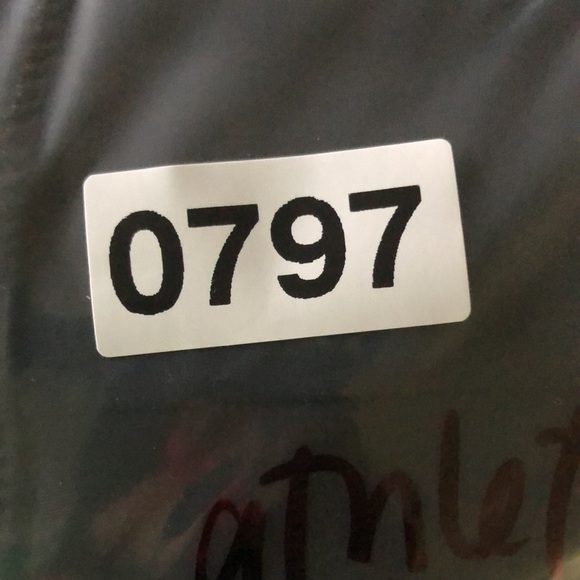 Athleta XS cropped stellar pant zipper pockets black 0797 - Picture 12 of 12